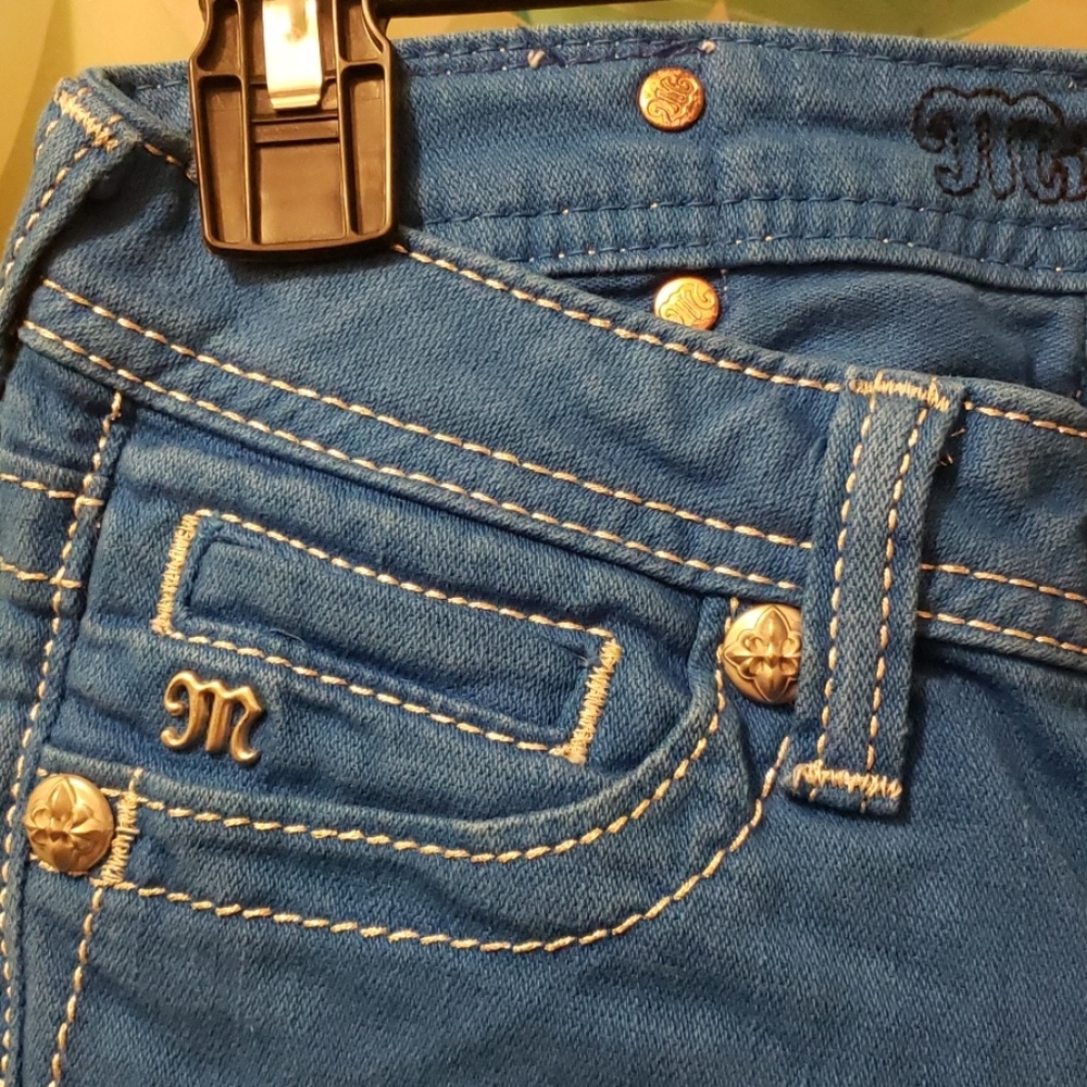 Capris - Picture 3 of 5
